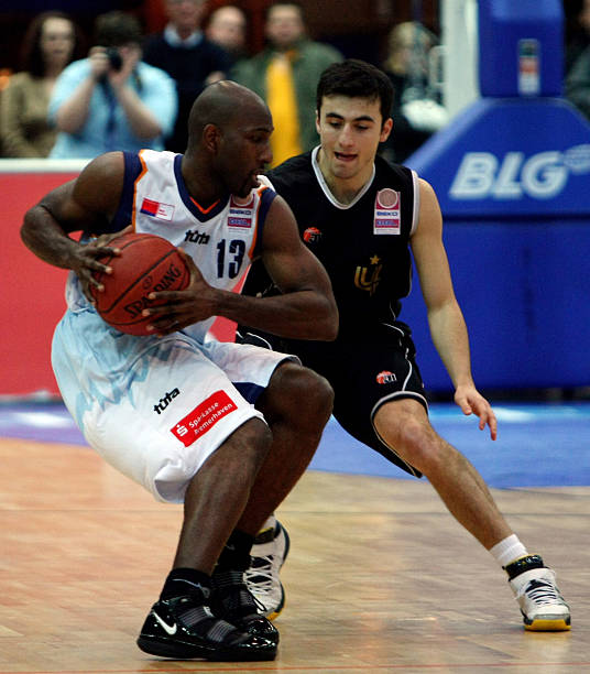 线出手和一 线出手和一