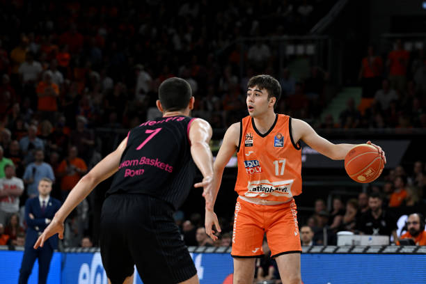 他都展现出 他都展现出