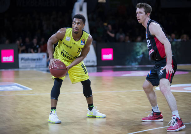 也影响了球 也影响了球