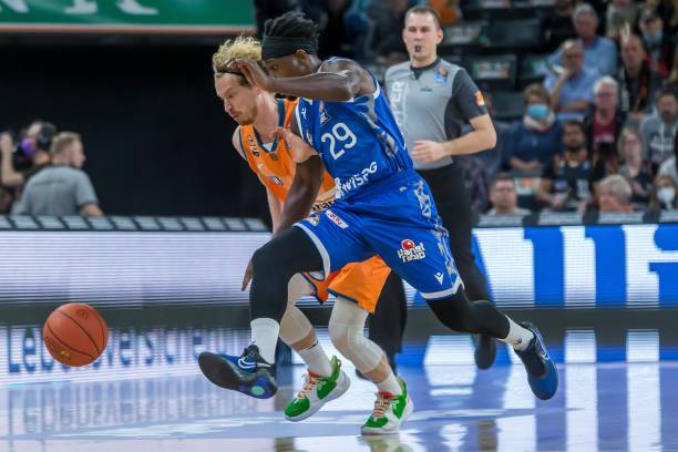 定位两端都 定位两端都